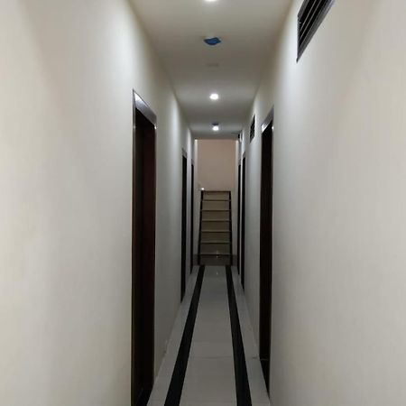 Sadguru Lodge Mumbai (Bombay) Buitenkant foto