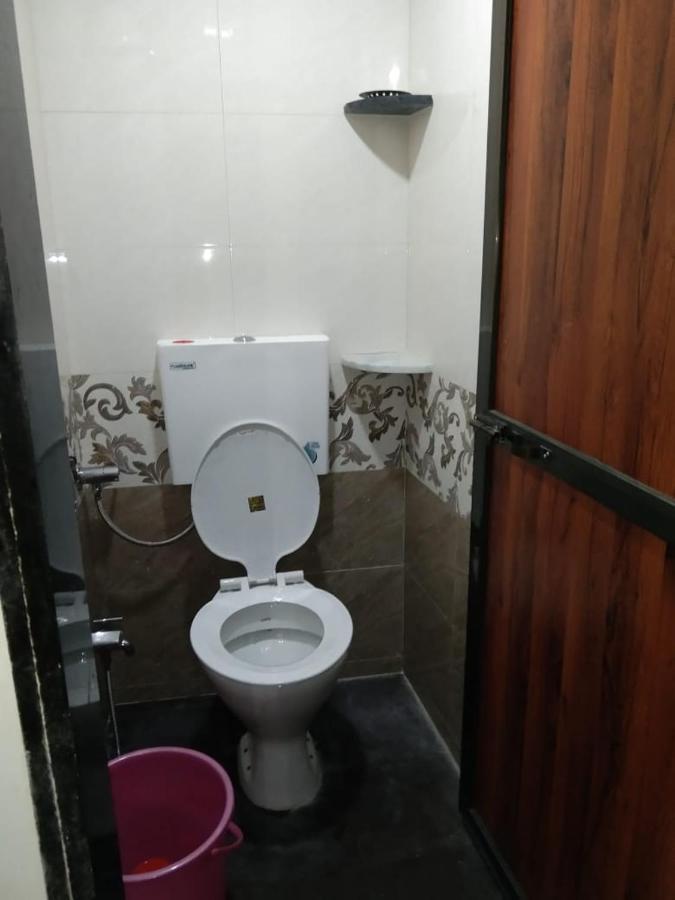 Sadguru Lodge Mumbai (Bombay) Buitenkant foto